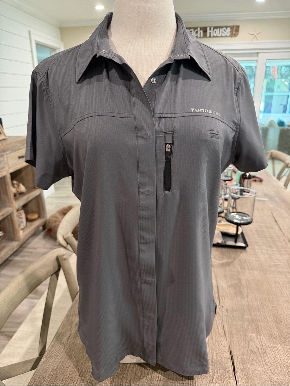 Women's Gray Short-Sleeve Button-Down Shirt